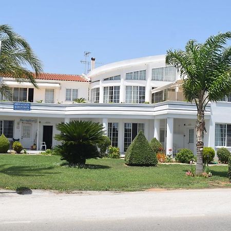 Miloi Rooms And Apartments Exterior foto