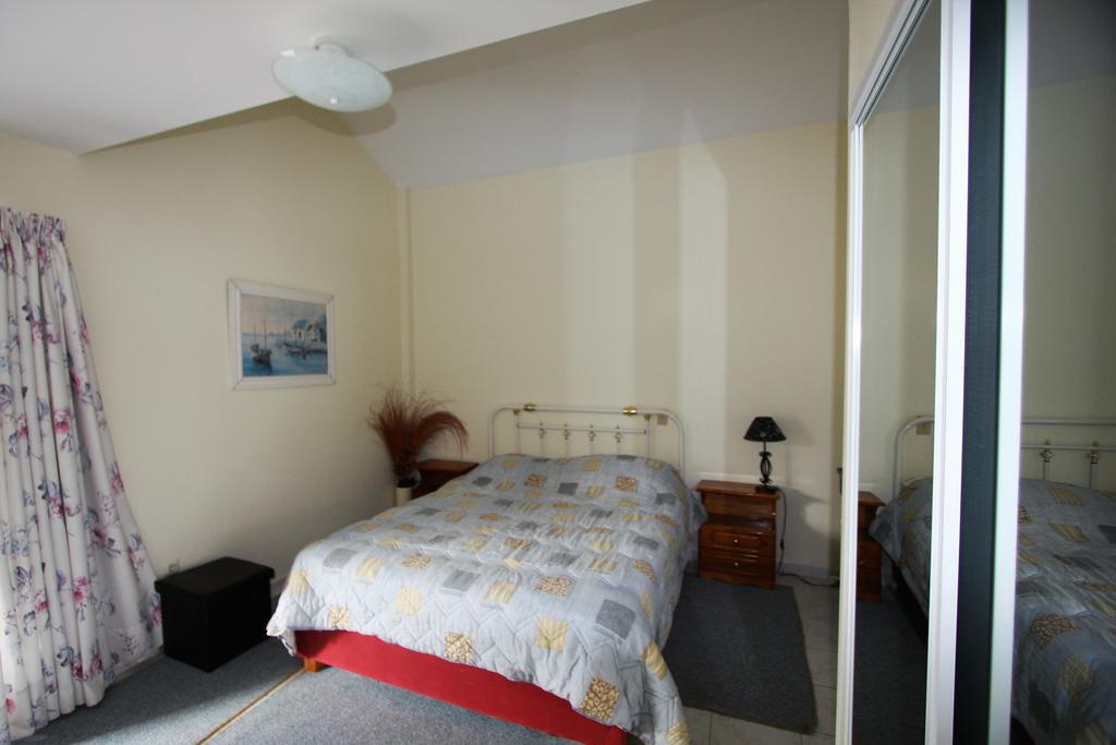 Miloi Rooms And Apartments Exterior foto