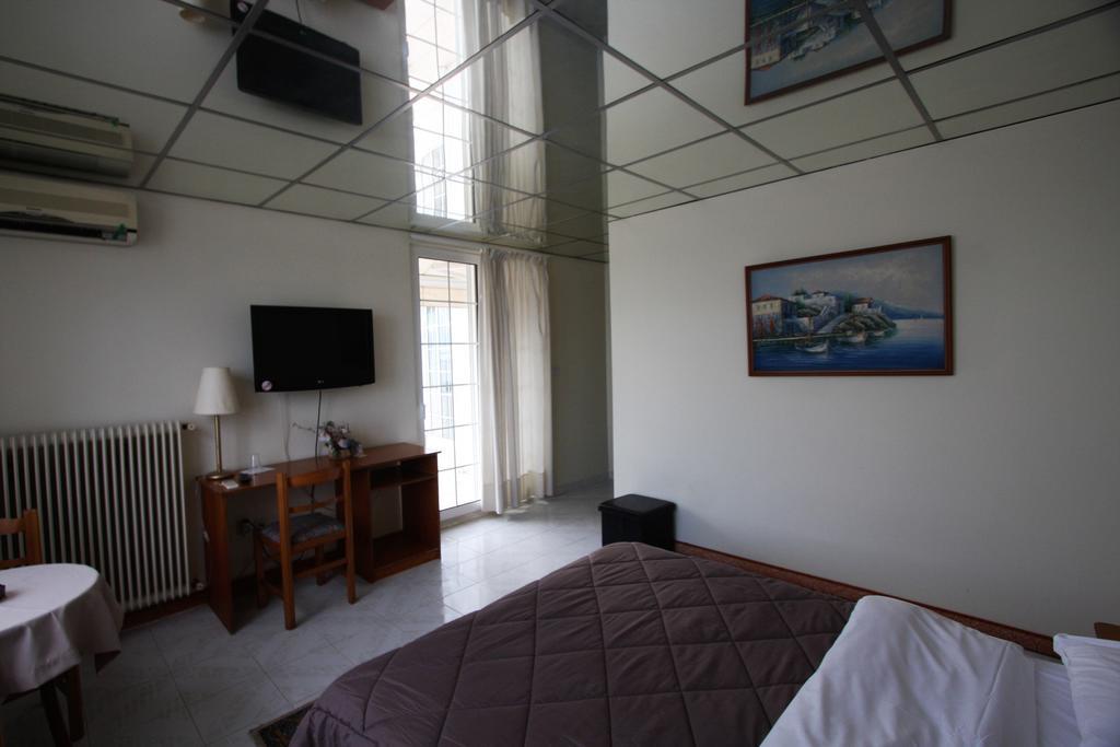 Miloi Rooms And Apartments Exterior foto