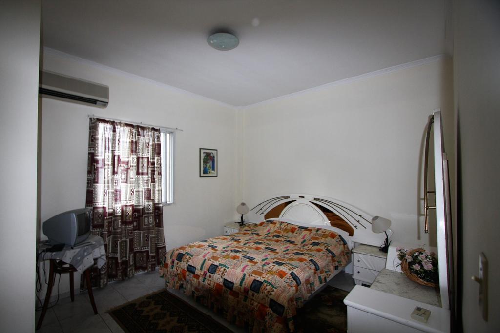 Miloi Rooms And Apartments Exterior foto
